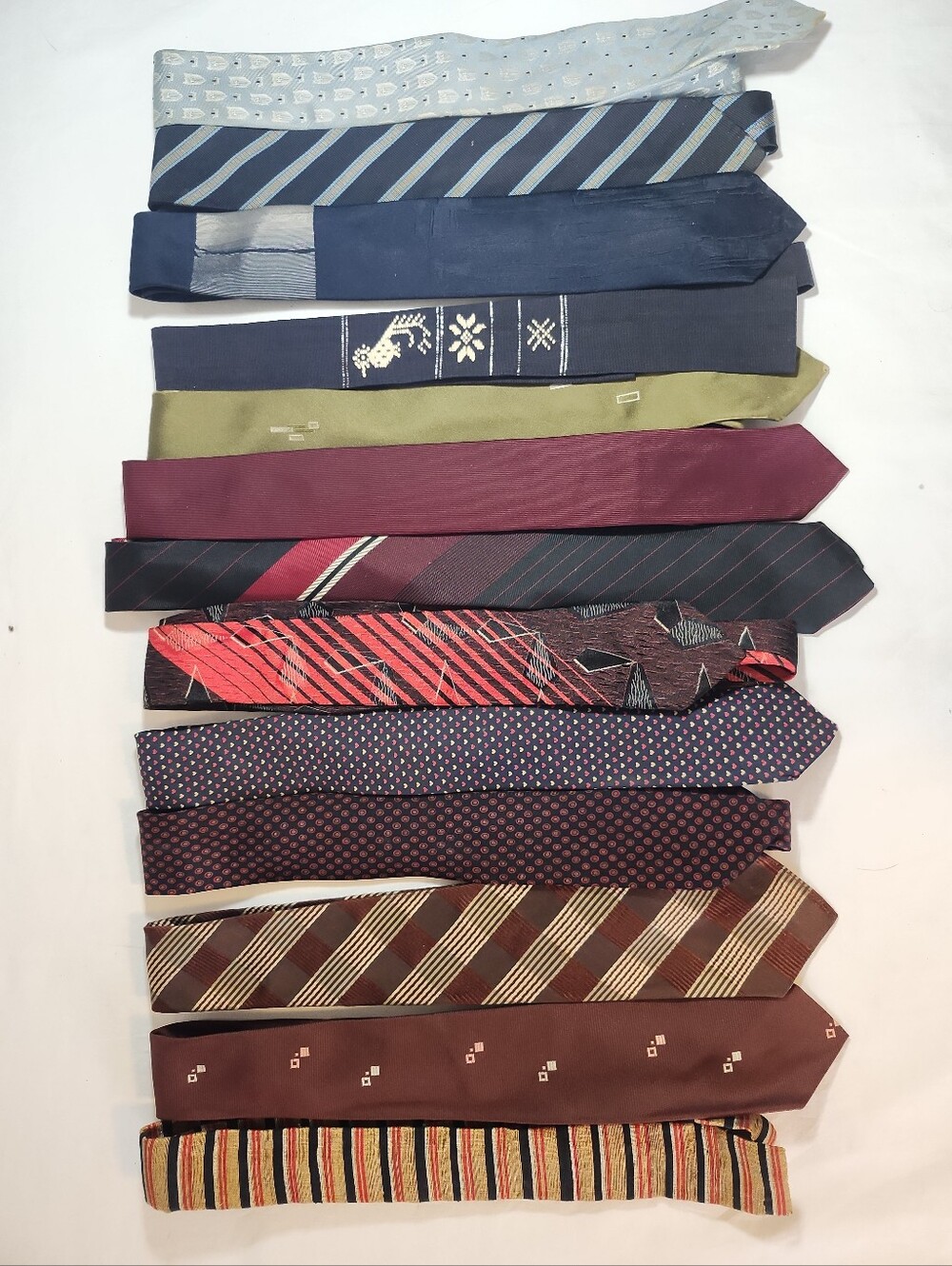 Vtg Craft Lot of 13 Mens Neck Ties Most Silk Various Patterns Stripe Quilt Fun